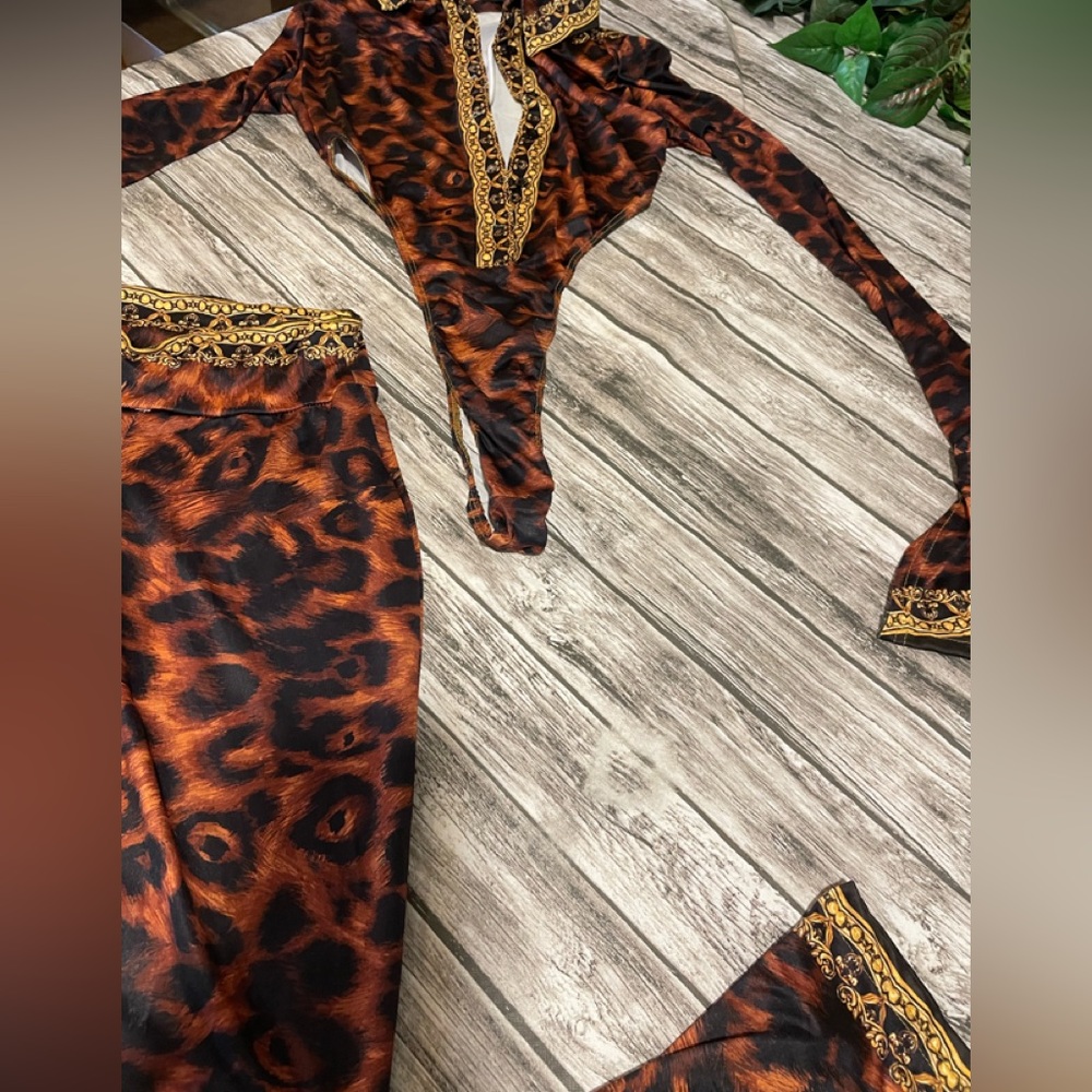 Queen mania 2 piece